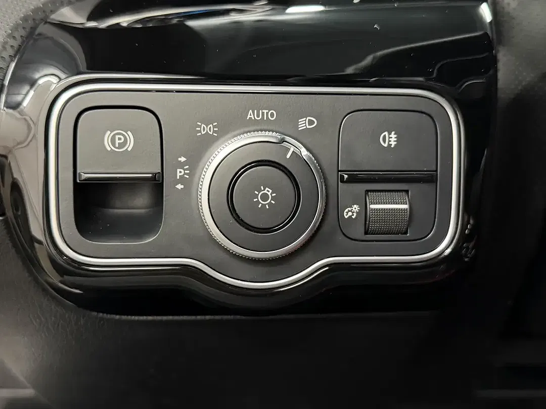 Mercedes-Benz A 35 AMG - Thumbnail 14