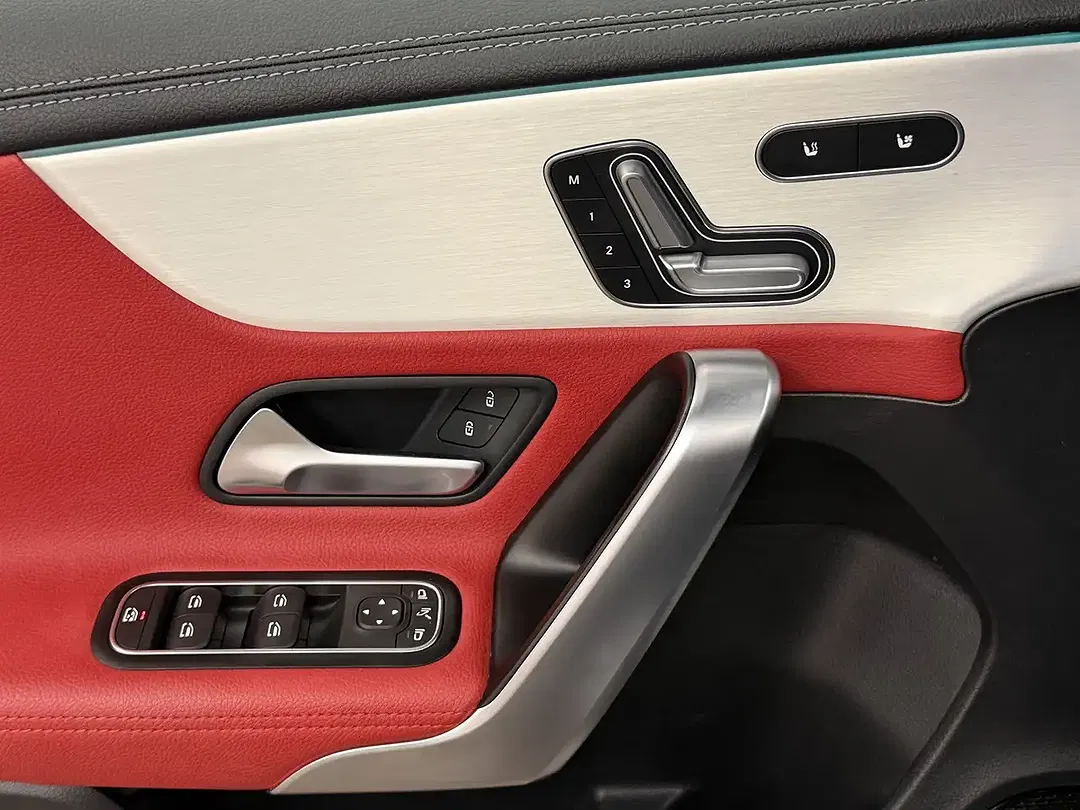 Mercedes-Benz A 35 AMG - Thumbnail 15