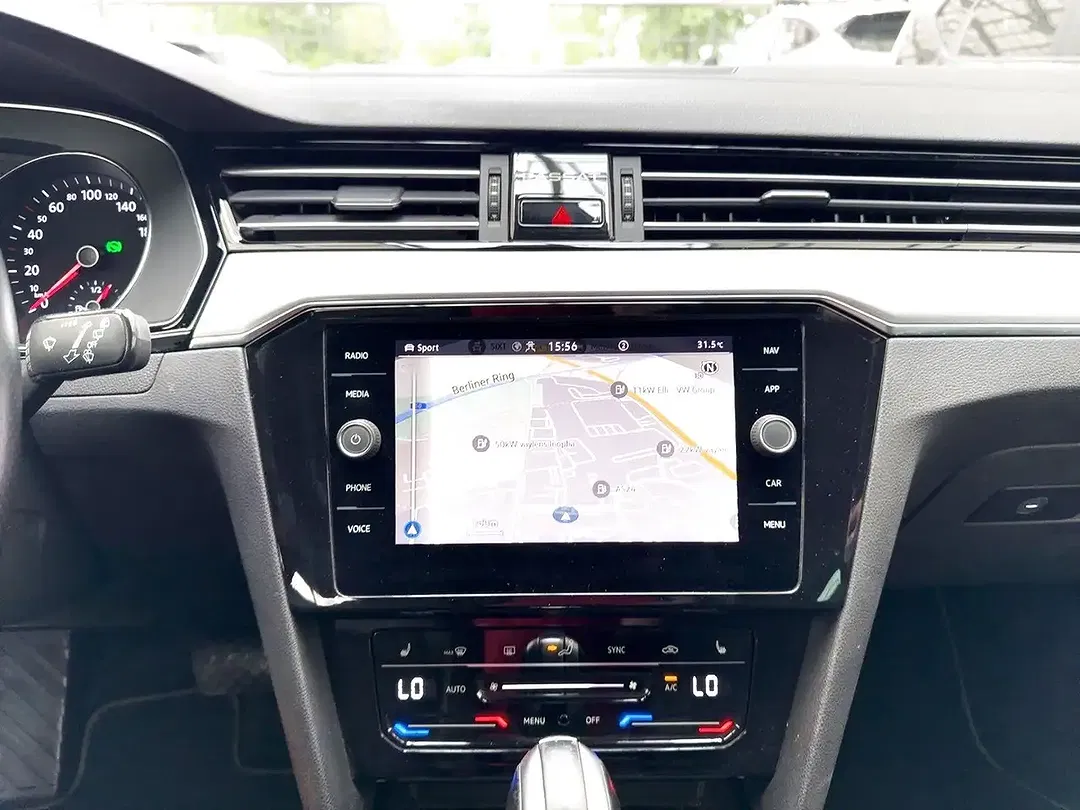 Volkswagen Passat Variant - Thumbnail 12
