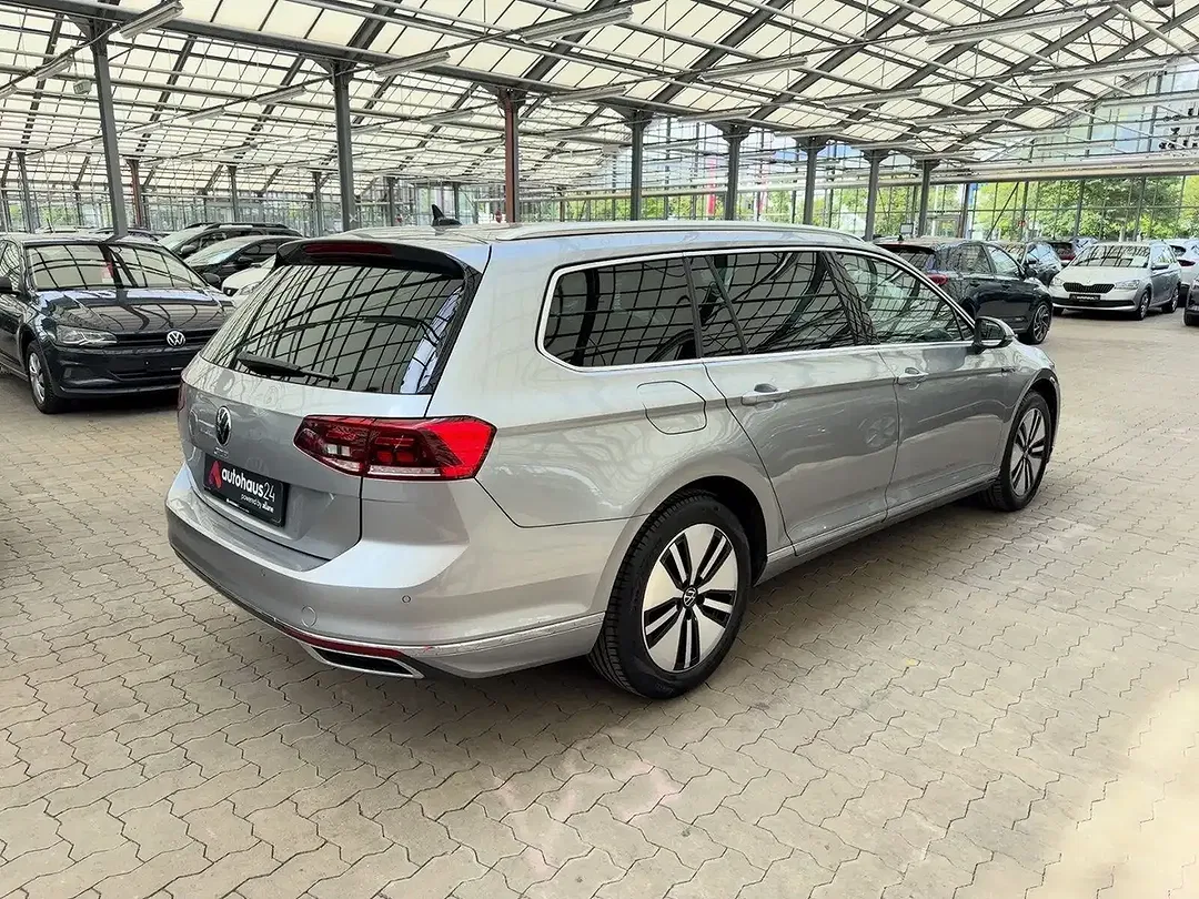 Volkswagen Passat Variant - Thumbnail 5