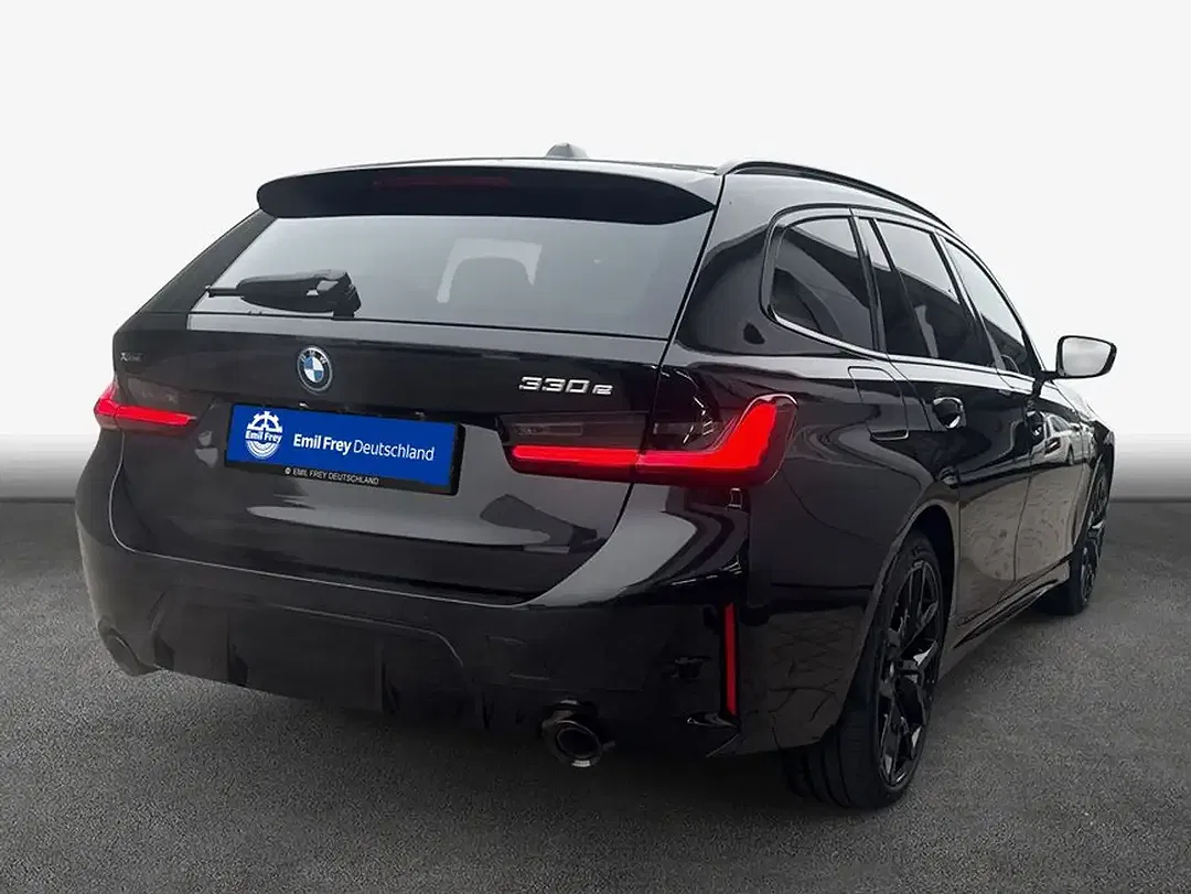 BMW 330 - Thumbnail 2