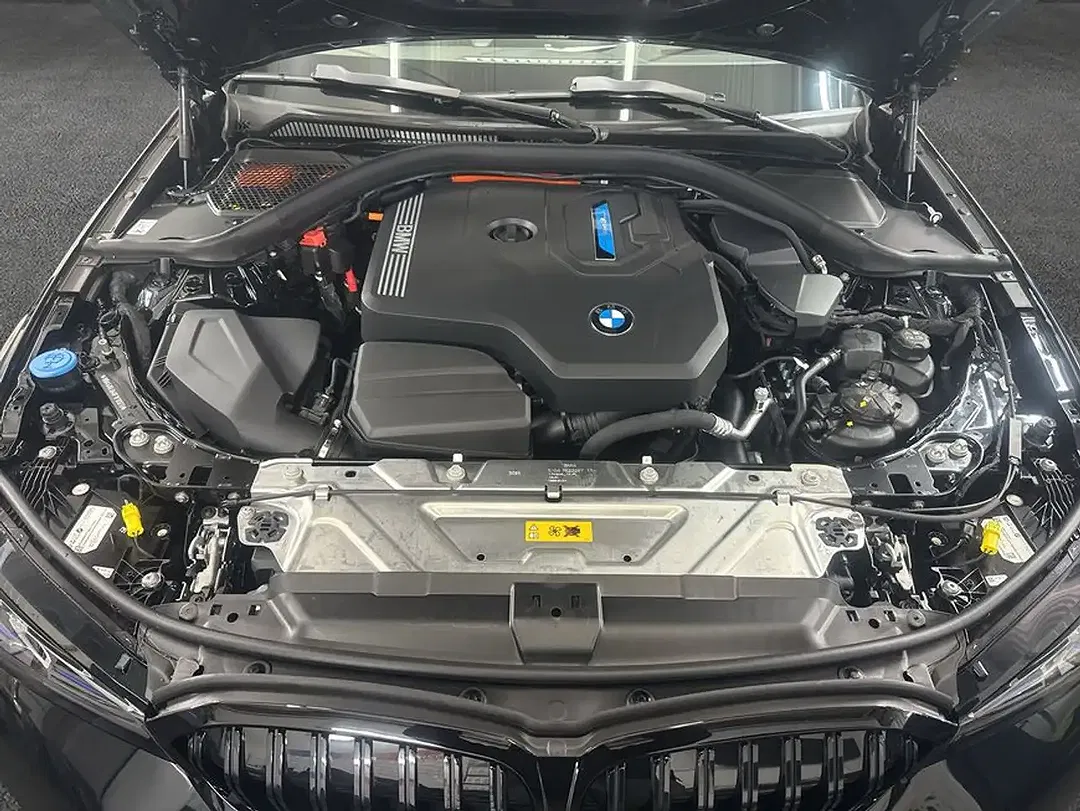 BMW 330 - Thumbnail 8