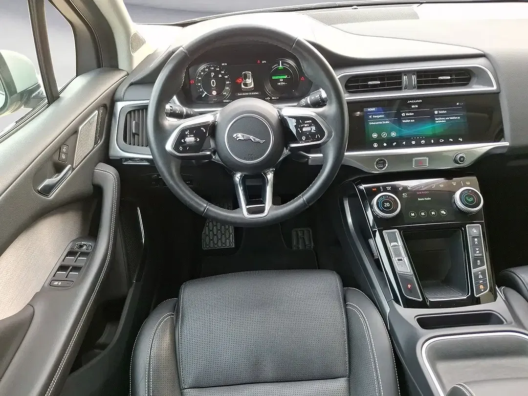 Jaguar I-Pace - Thumbnail 11