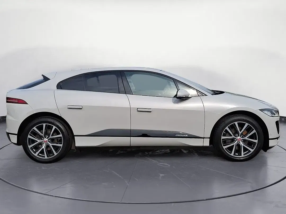 Jaguar I-Pace - Thumbnail 6