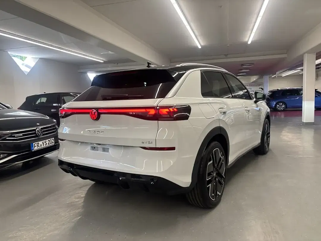 Volkswagen T-Roc - Thumbnail 2