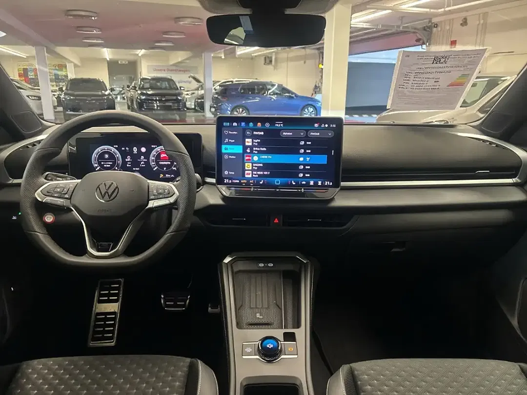 Volkswagen T-Roc - Thumbnail 7