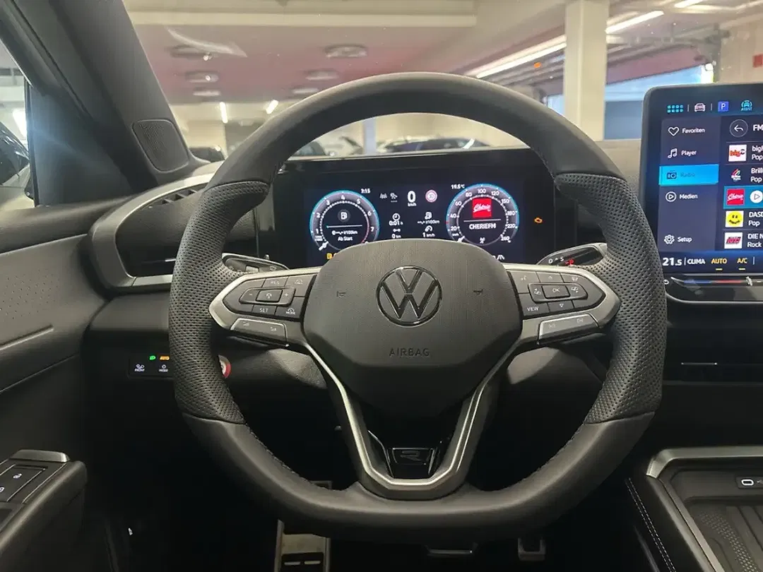 Volkswagen T-Roc - Thumbnail 8