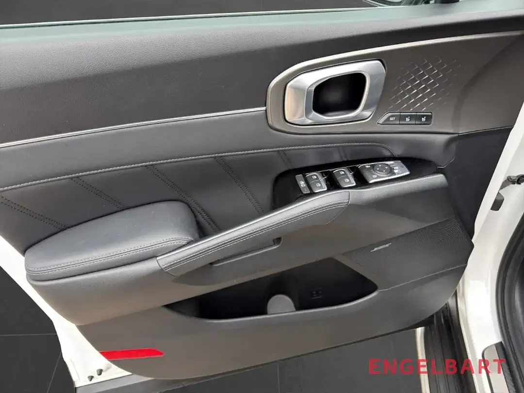 Kia Sorento - Thumbnail 10