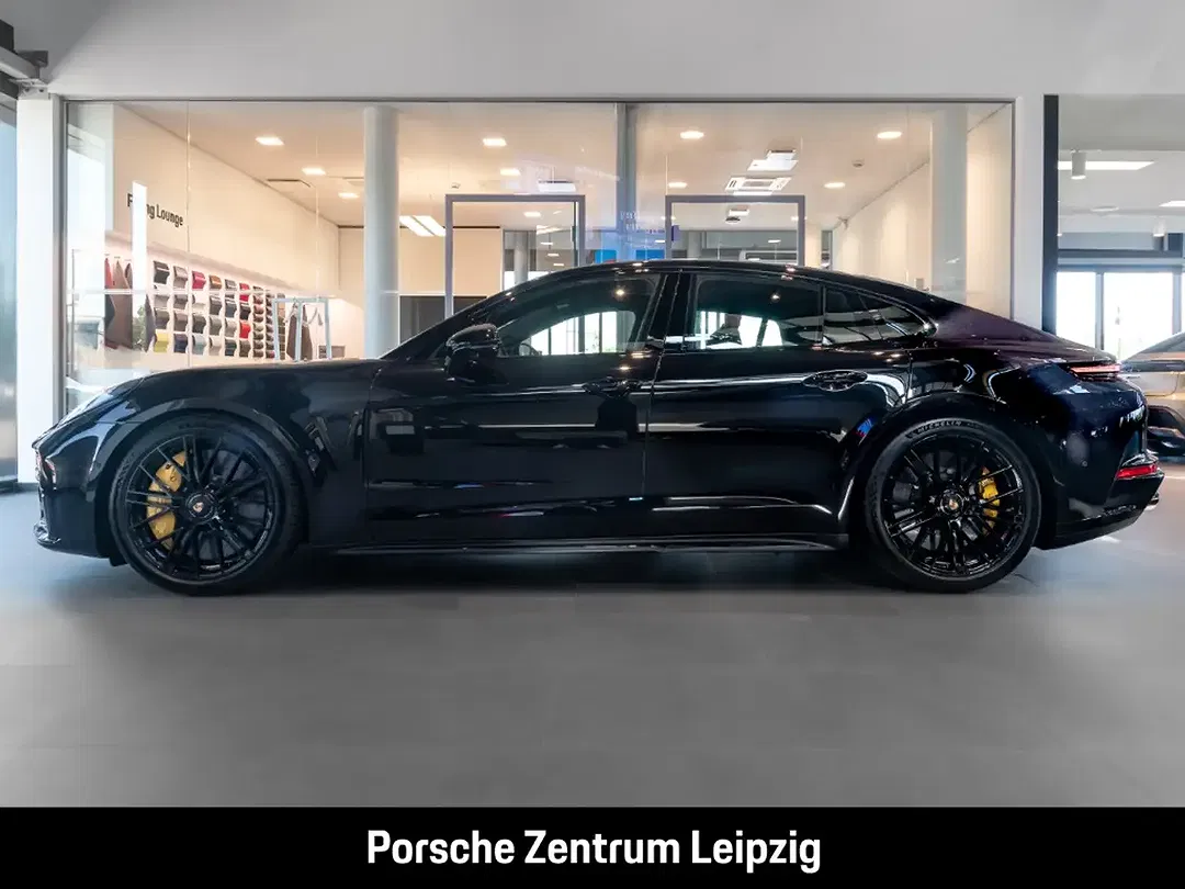 Porsche Panamera - Thumbnail 2