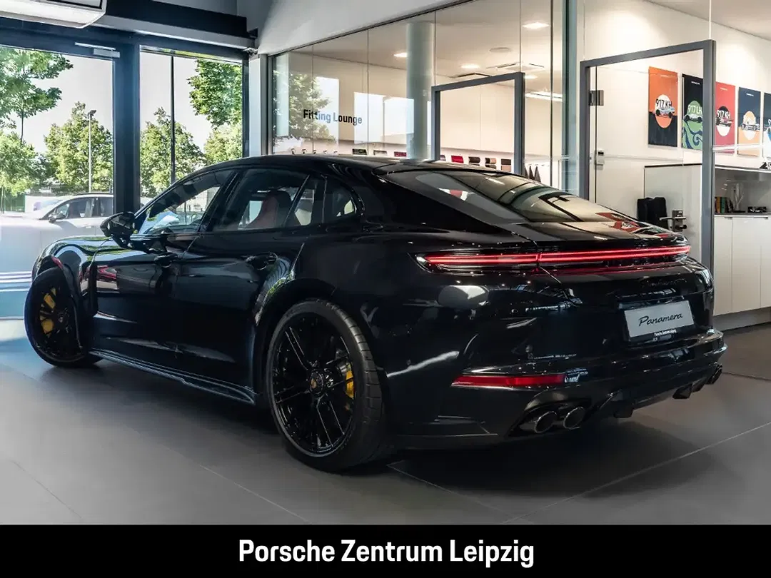 Porsche Panamera - Thumbnail 3
