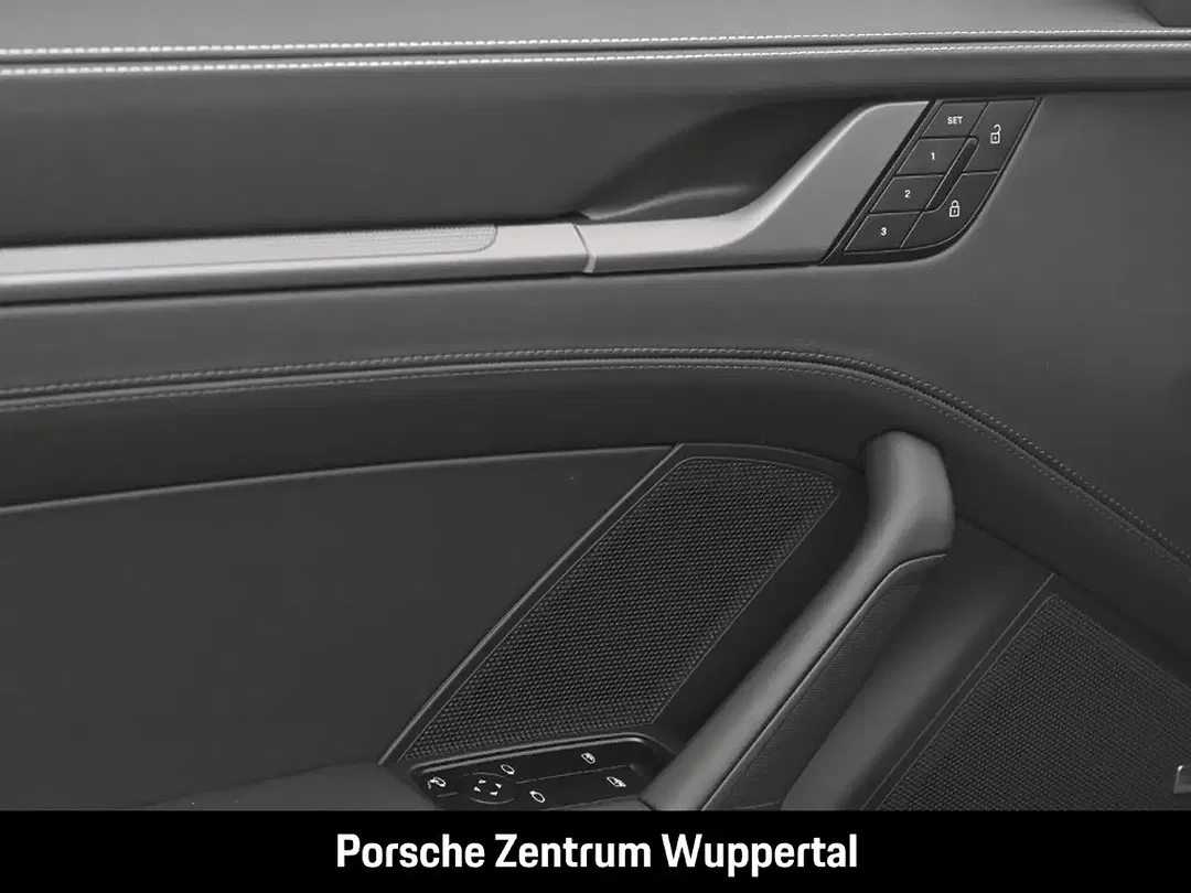 Porsche 992 - Thumbnail 13