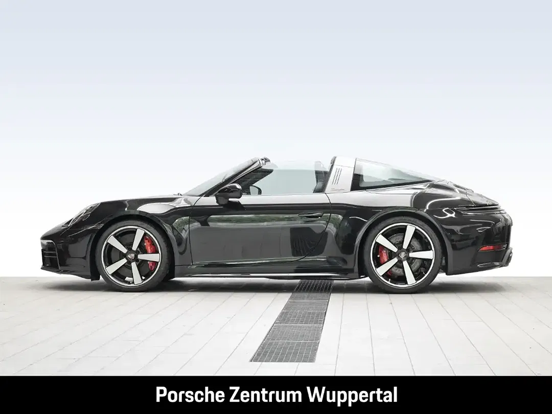 Porsche 992 - Thumbnail 2