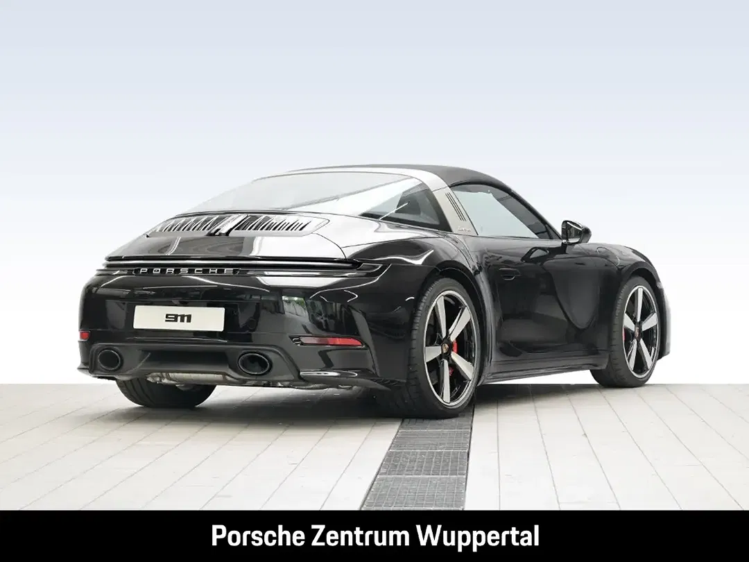 Porsche 992 - Thumbnail 4