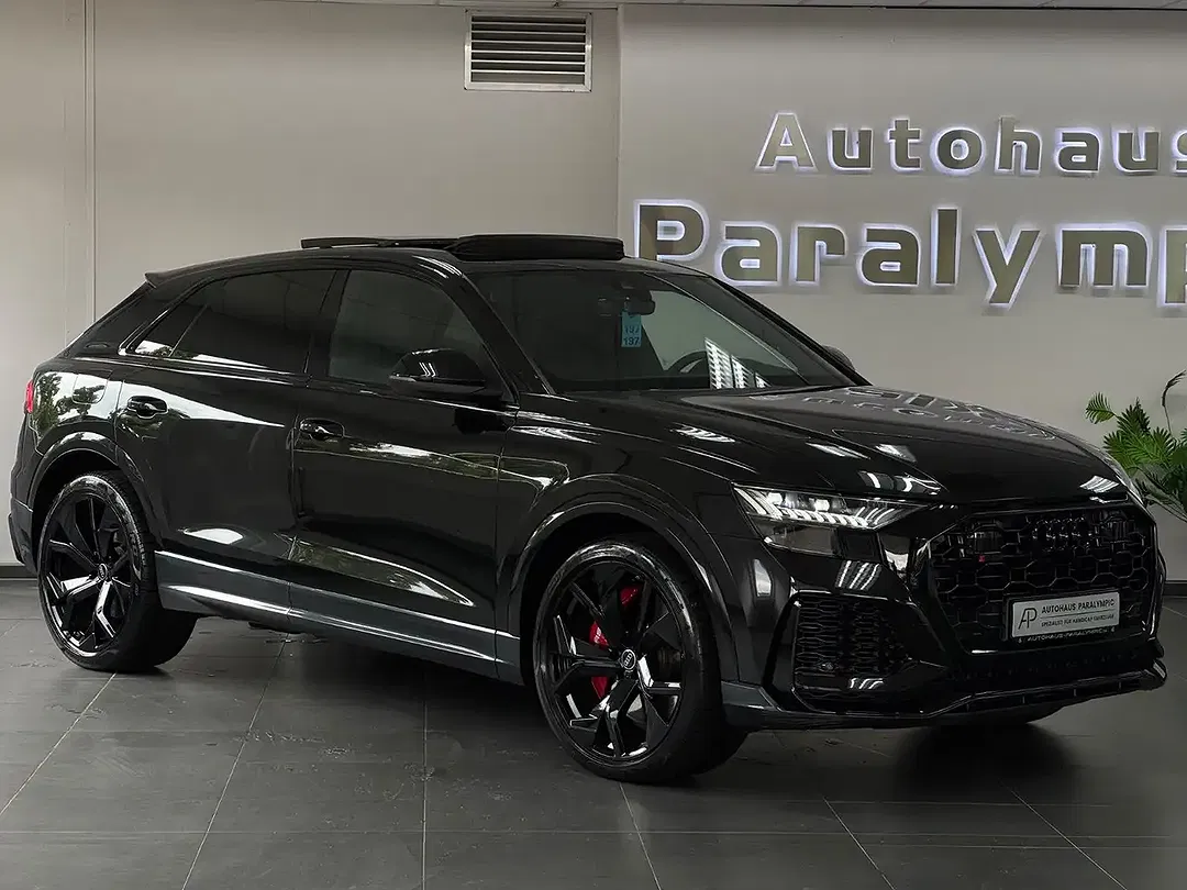 Audi RS Q8 - Thumbnail 1