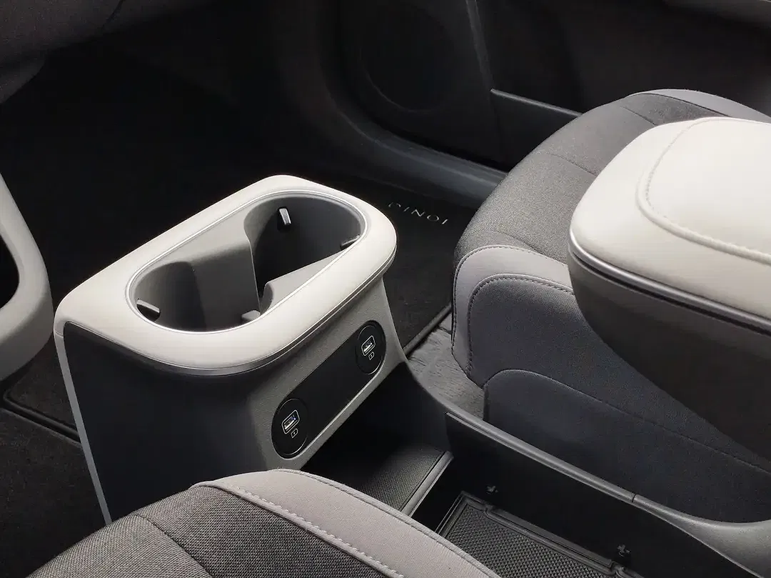 Hyundai IONIQ 5 - Thumbnail 11