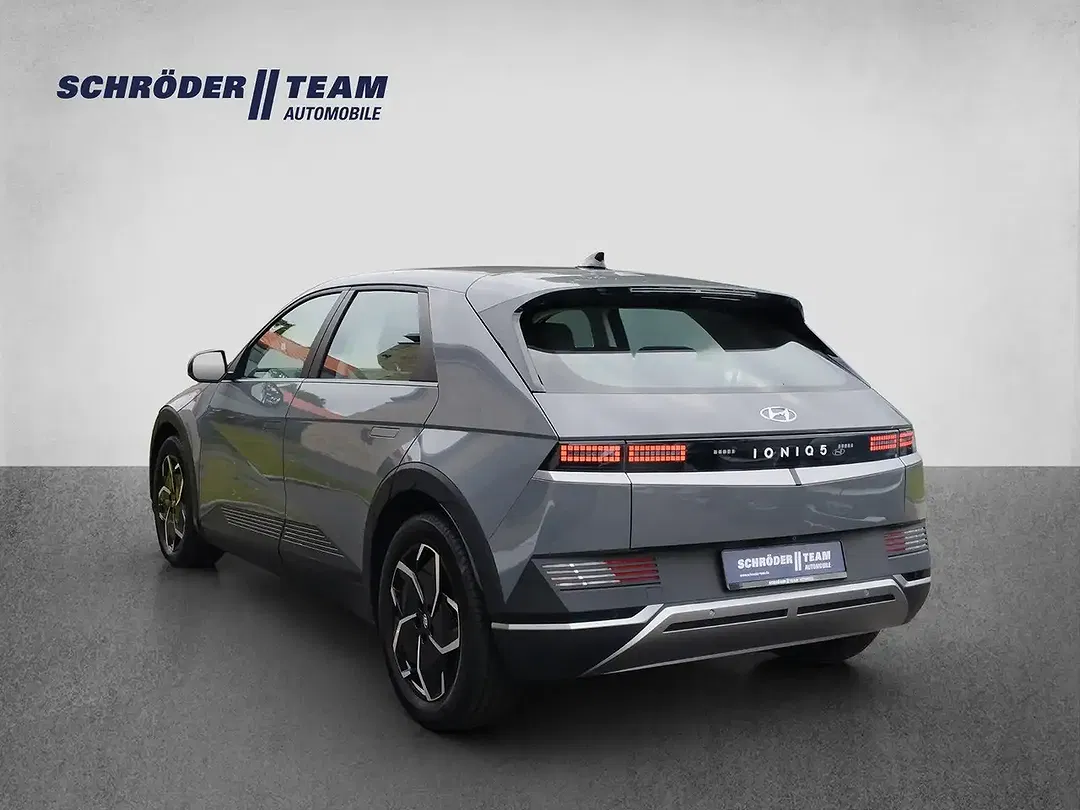 Hyundai IONIQ 5 - Thumbnail 3