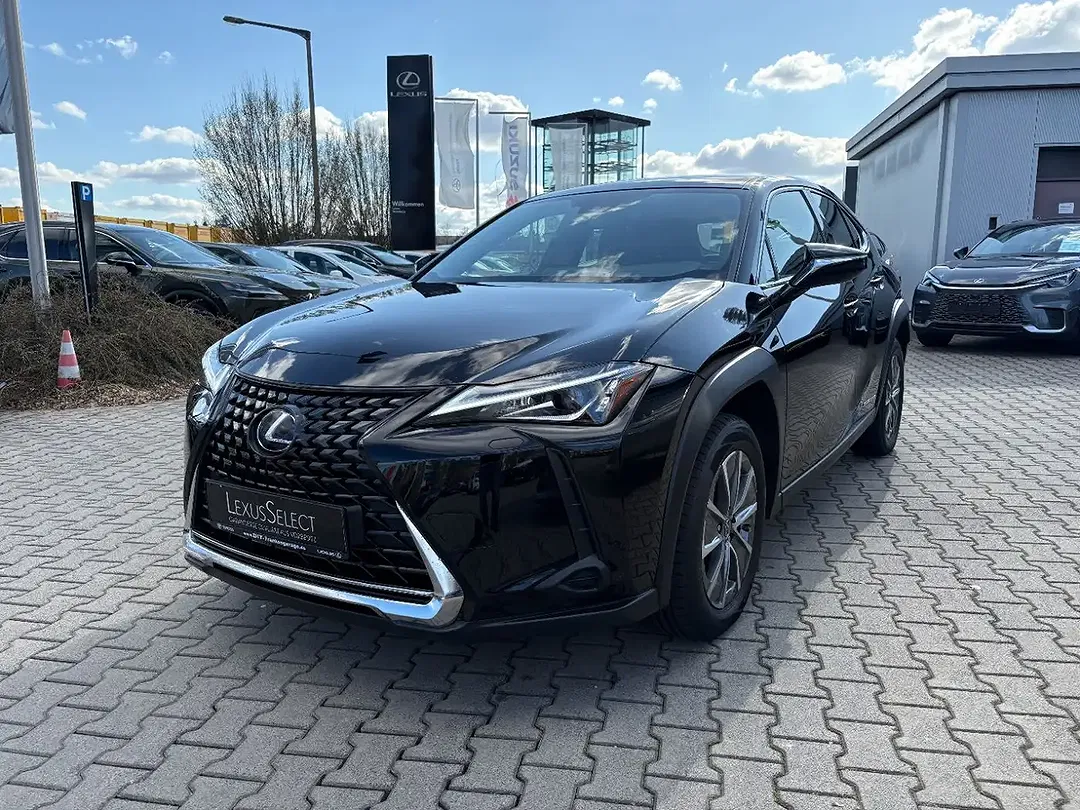 Lexus UX 300e - Thumbnail 2