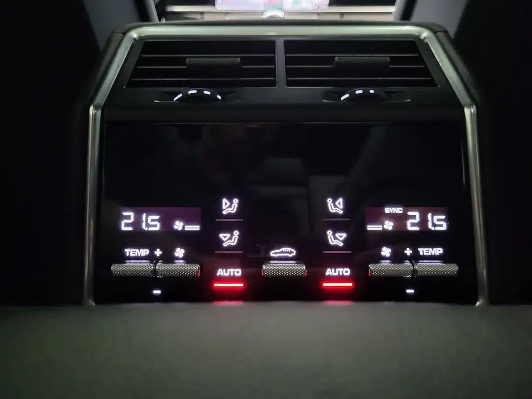 Porsche Panamera - Thumbnail 10