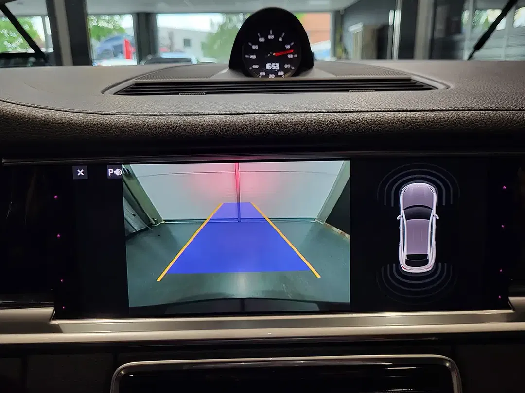 Porsche Panamera - Thumbnail 13