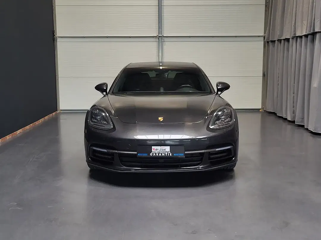 Porsche Panamera - Thumbnail 2