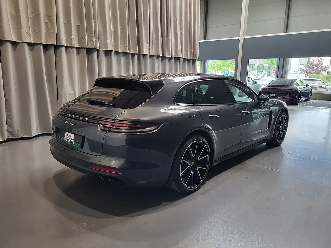 Porsche Panamera - Thumbnail 4