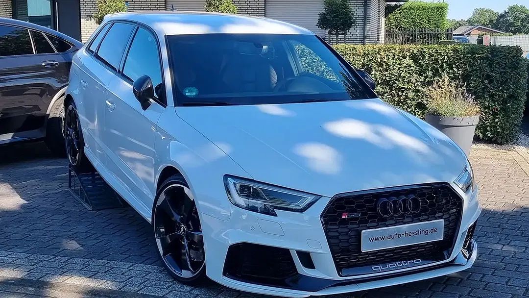 Audi RS3 - Thumbnail 2
