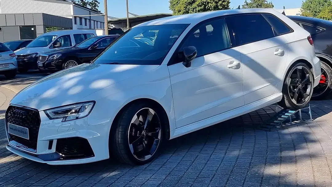 Audi RS3 - Thumbnail 3
