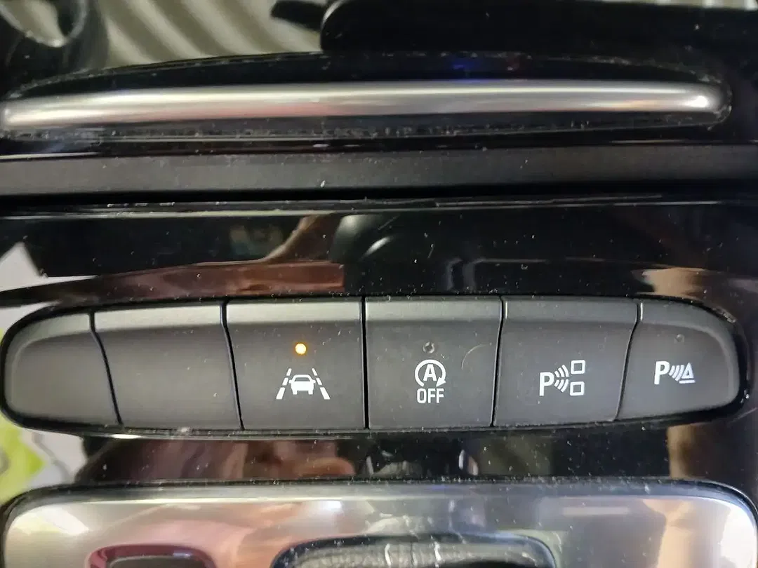 Opel Insignia - Thumbnail 17