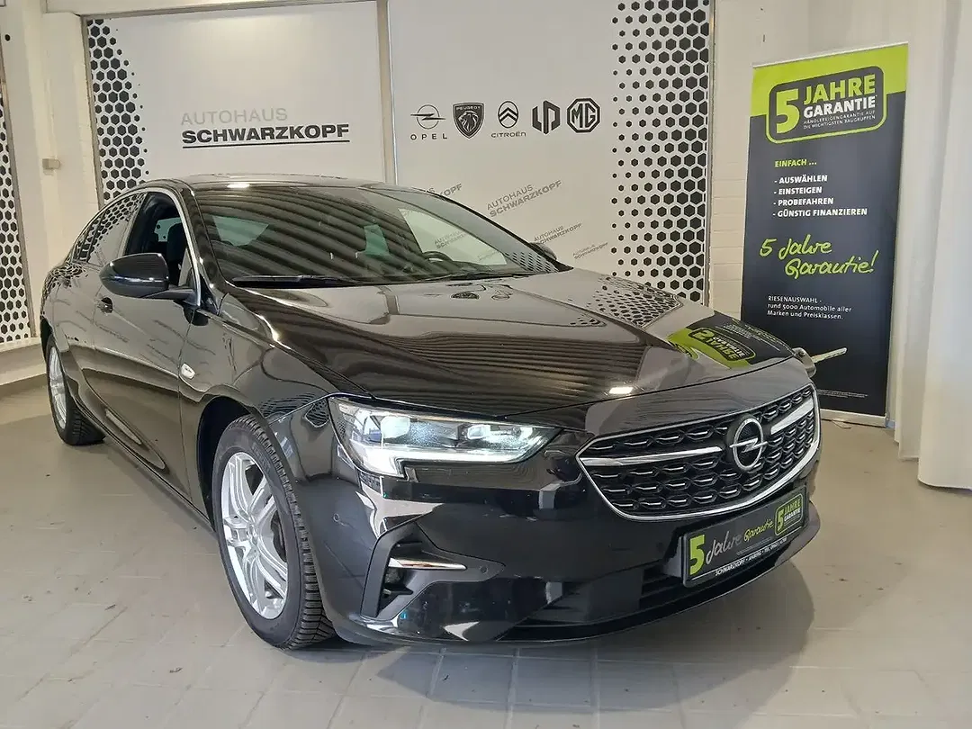Opel Insignia - Thumbnail 1