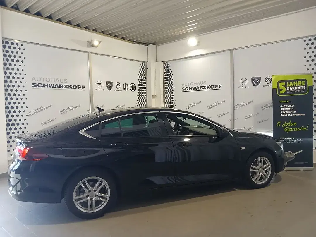 Opel Insignia - Thumbnail 2