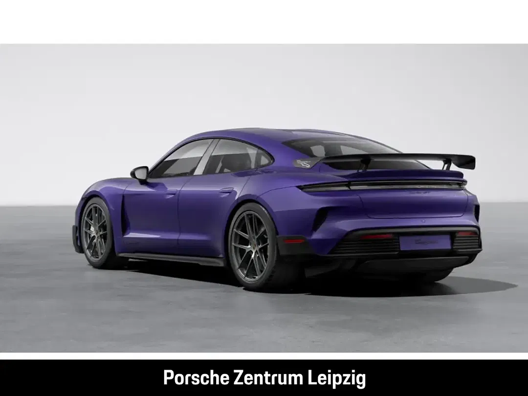 Porsche Taycan - Thumbnail 3