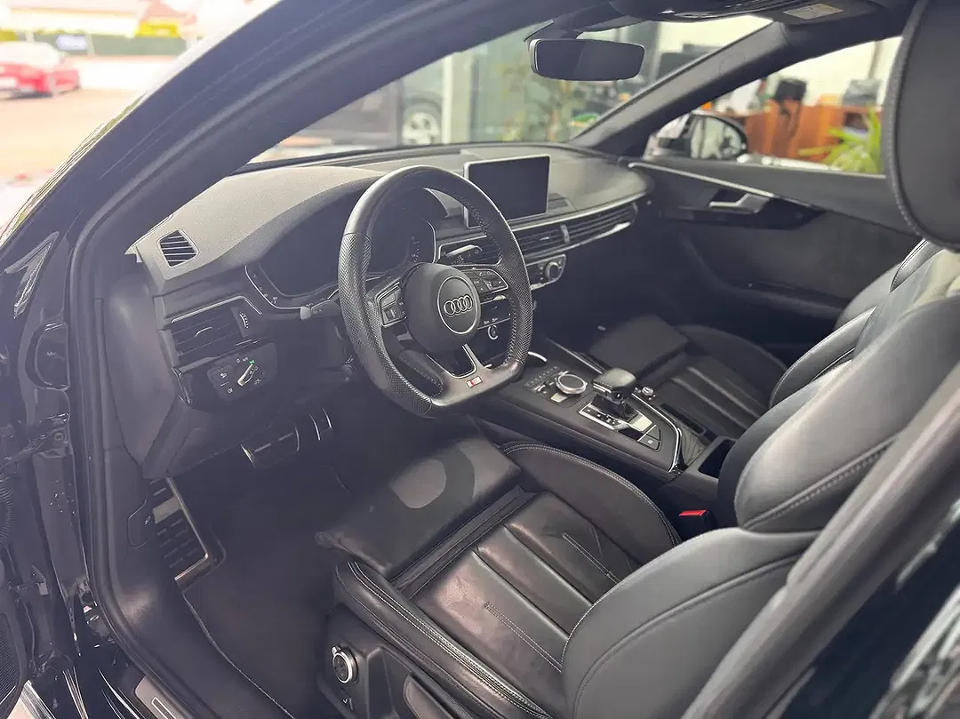 Audi A4 - Thumbnail 4