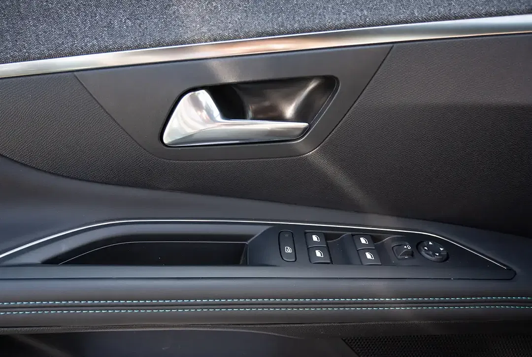 Peugeot 3008 - Thumbnail 11