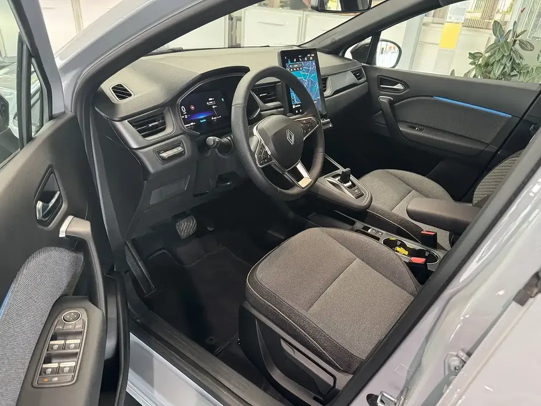 Renault Captur - Thumbnail 6