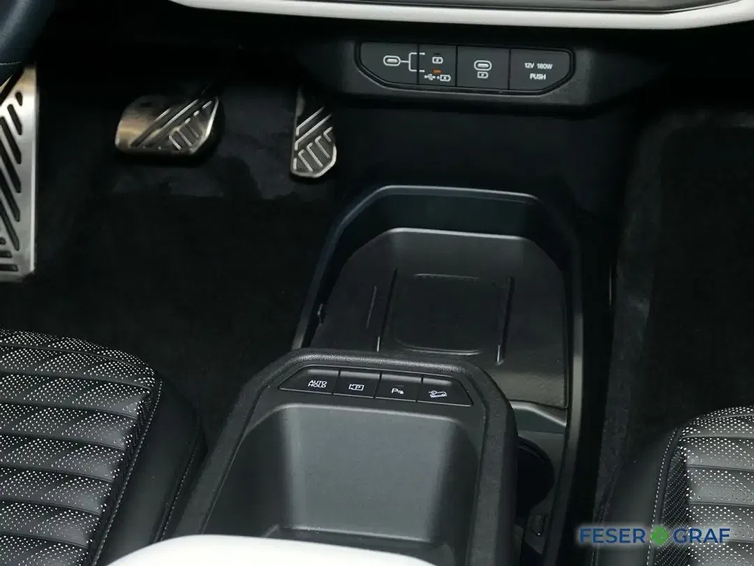 Kia EV4 - Thumbnail 8
