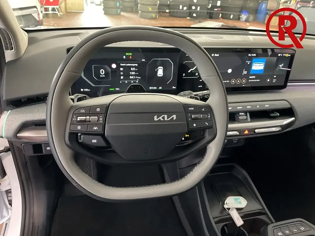 Kia EV4 - Thumbnail 11