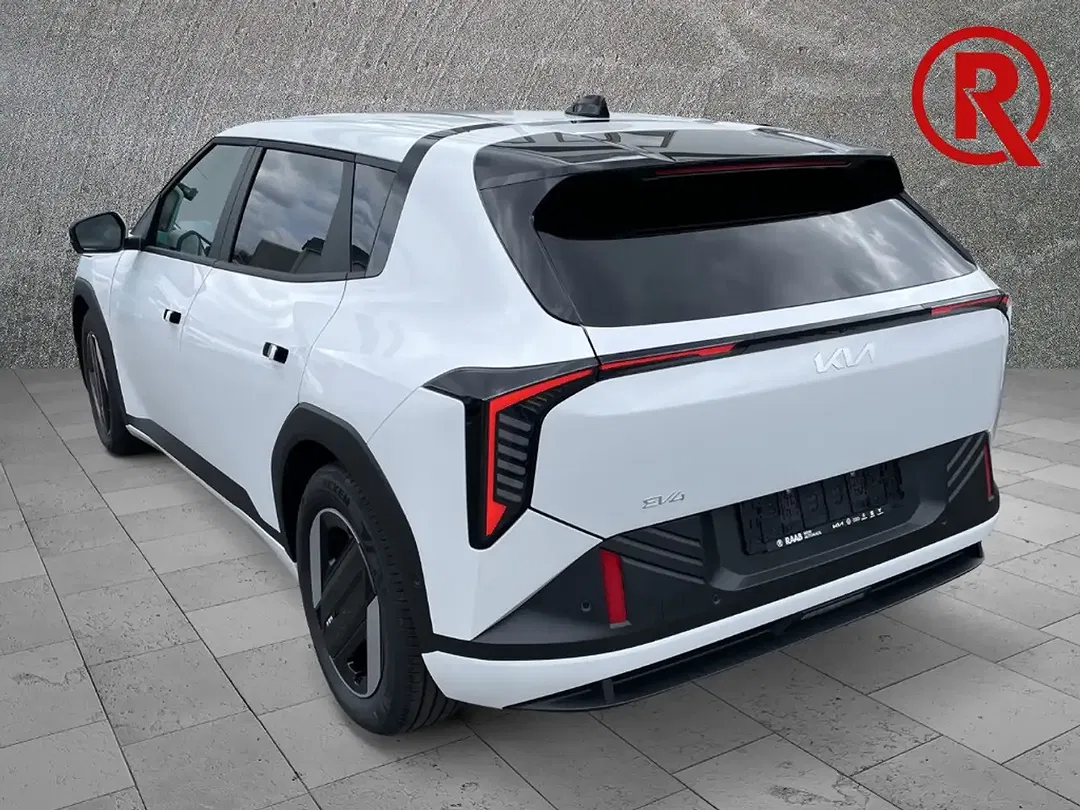 Kia EV4 - Thumbnail 4