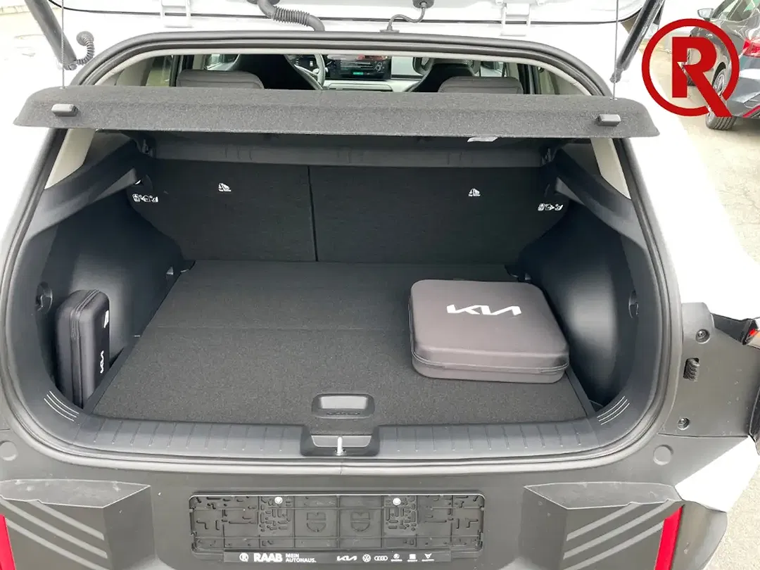 Kia EV4 - Thumbnail 8