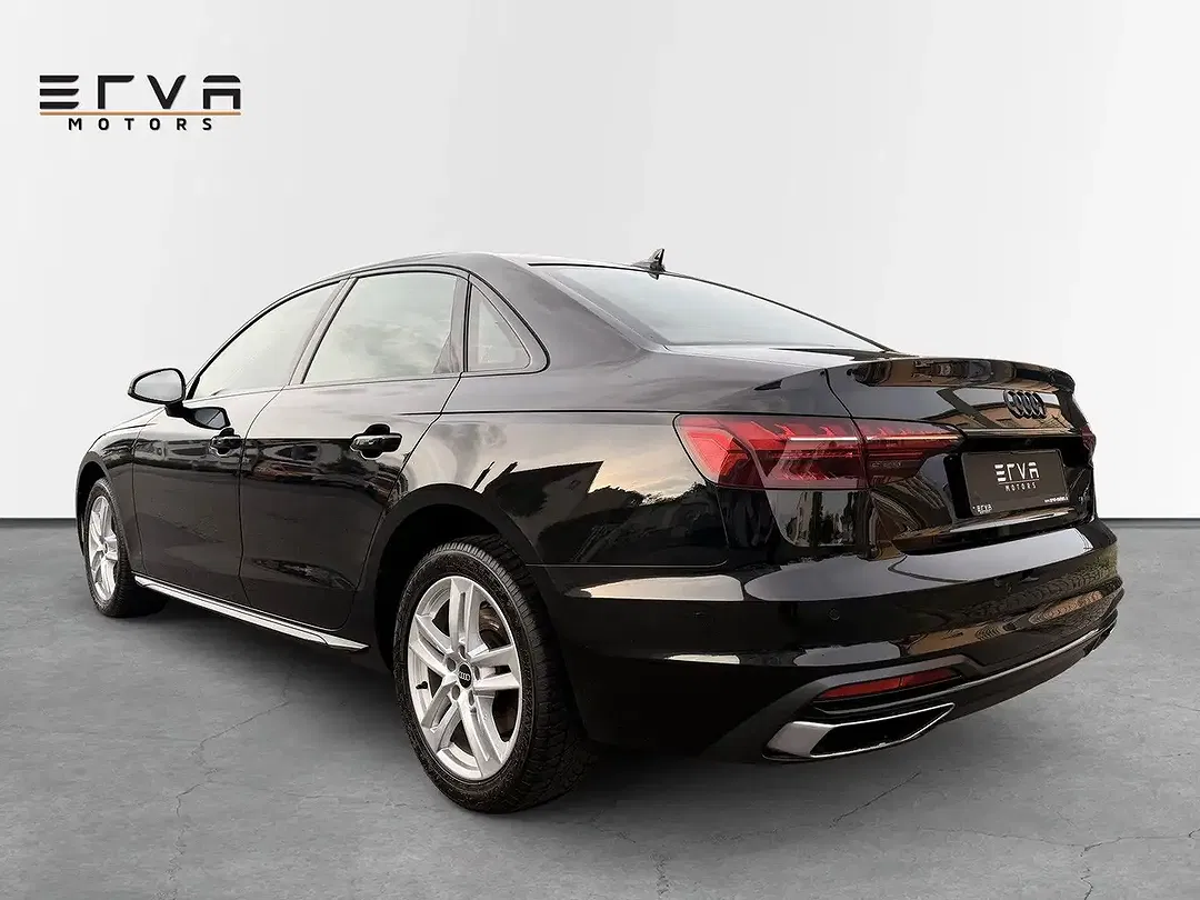 Audi A4 - Thumbnail 3
