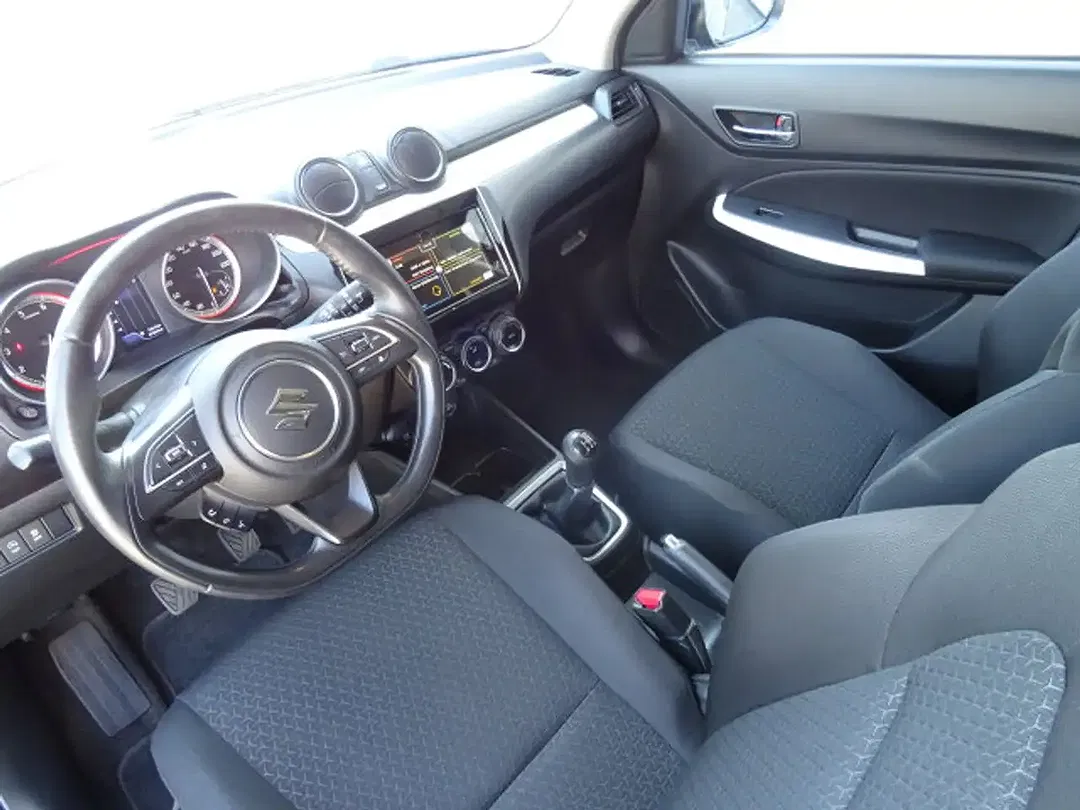 Suzuki Swift - Thumbnail 8