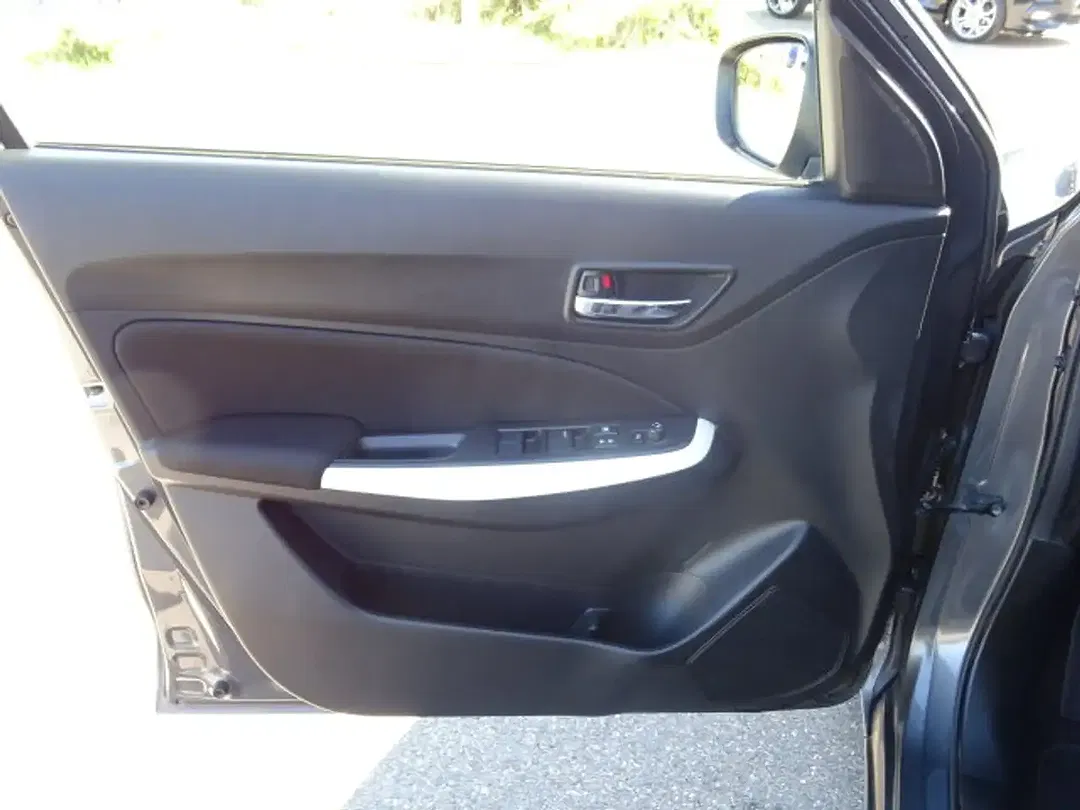 Suzuki Swift - Thumbnail 9