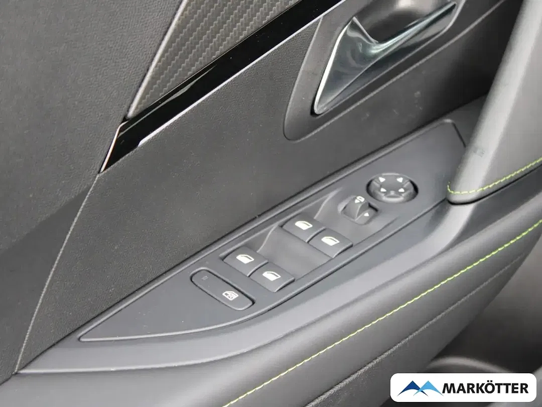 Peugeot 208 - Thumbnail 5