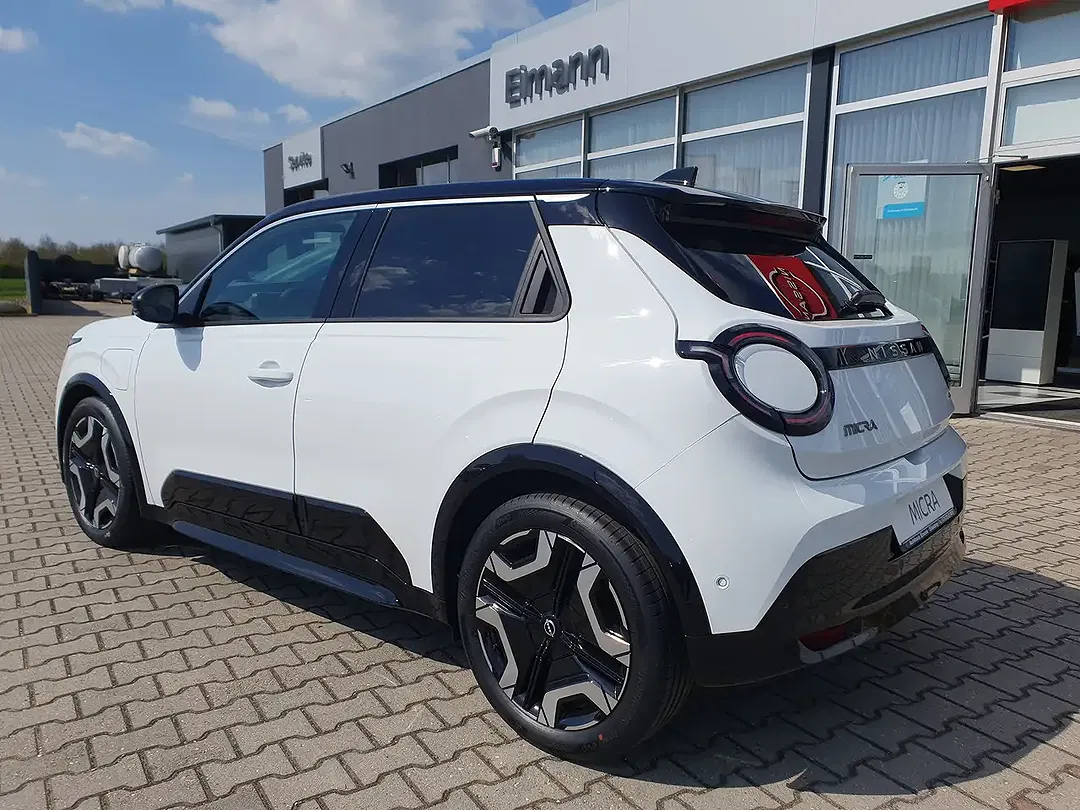 Nissan Micra - Thumbnail 3