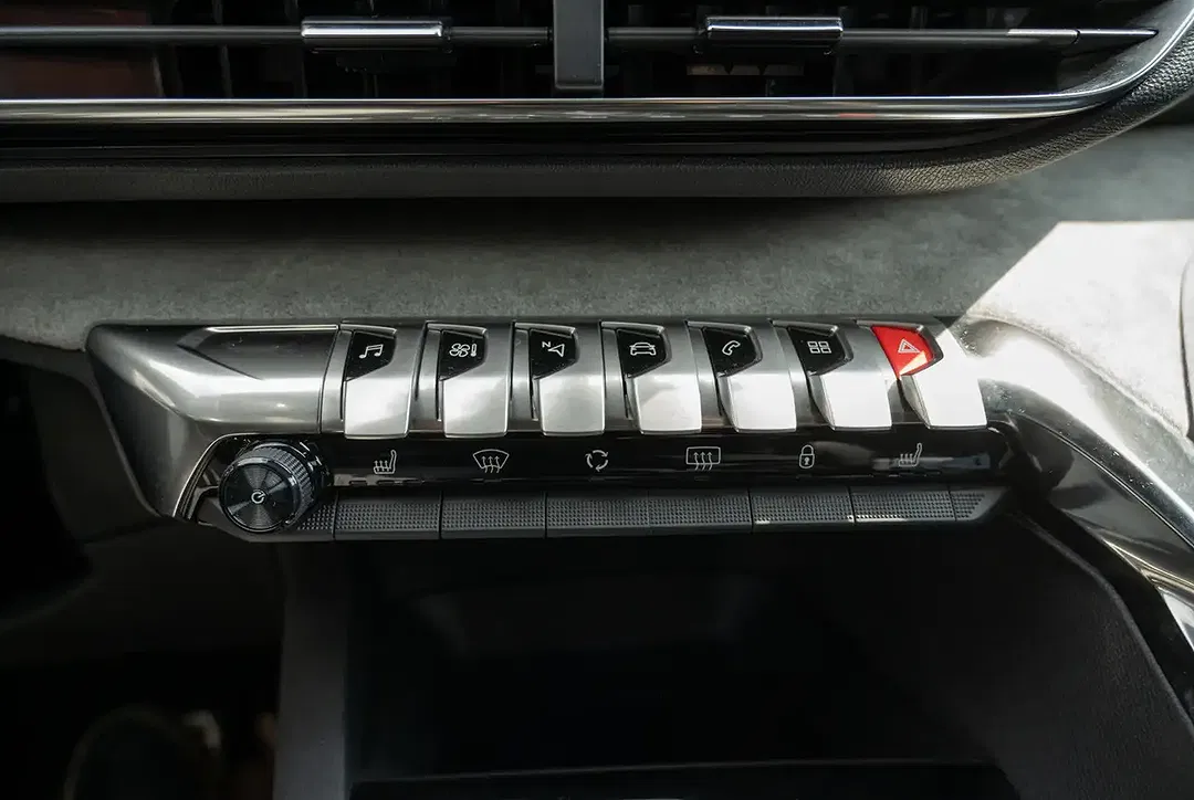 Peugeot 3008 - Thumbnail 10