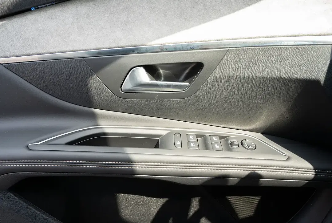 Peugeot 3008 - Thumbnail 13