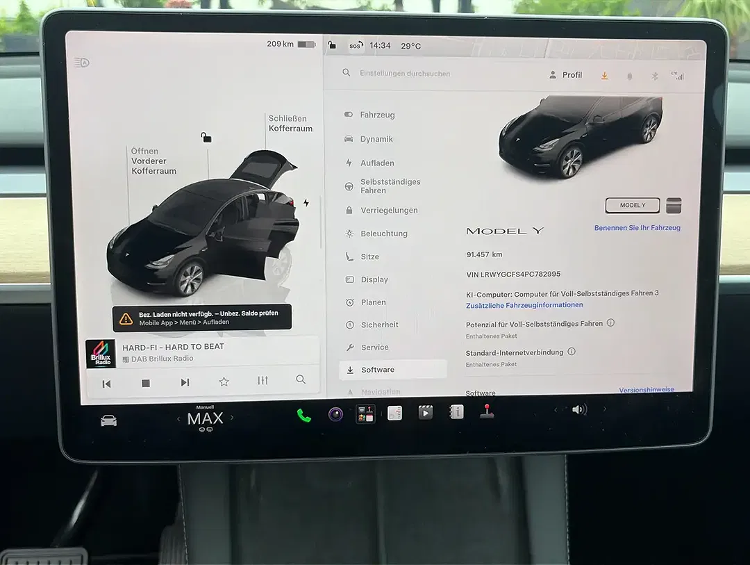 Tesla Model Y - Thumbnail 14