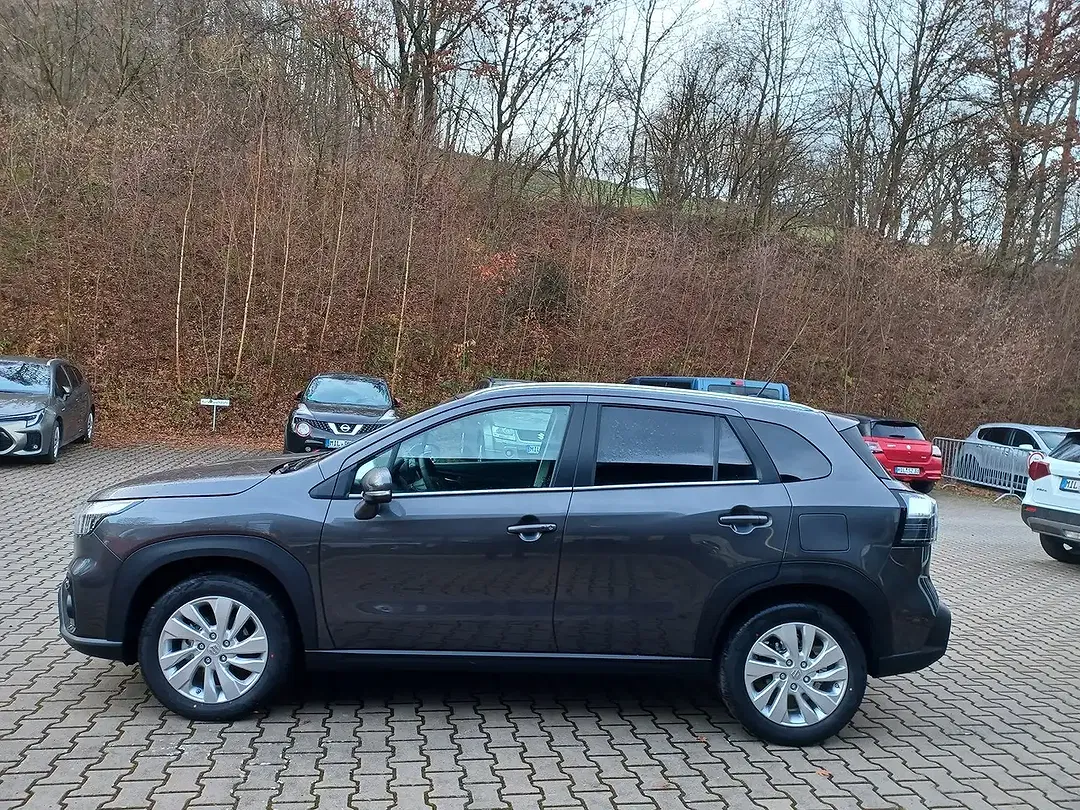 Suzuki S-Cross - Thumbnail 3