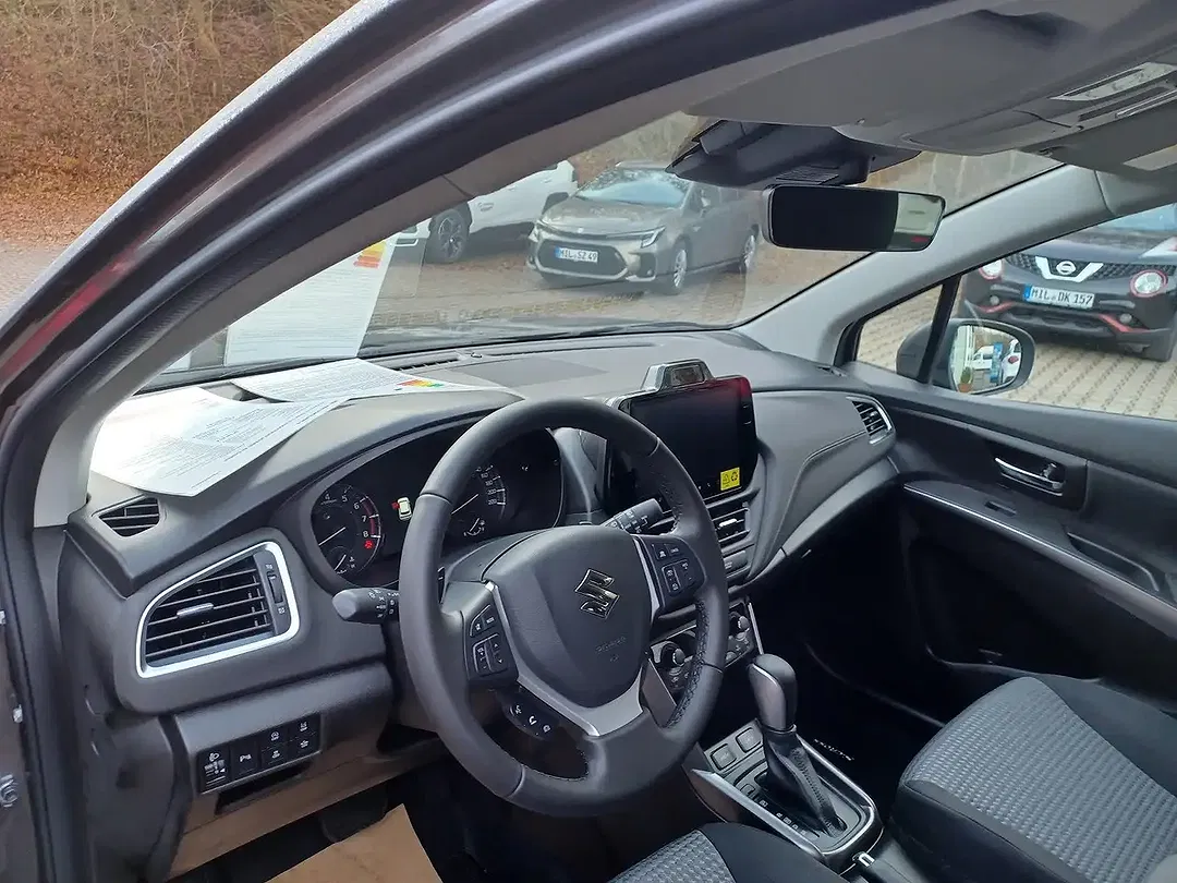 Suzuki S-Cross - Thumbnail 6