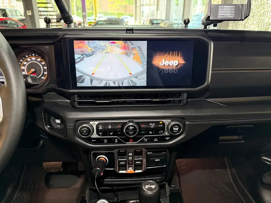 Jeep Wrangler - Thumbnail 24