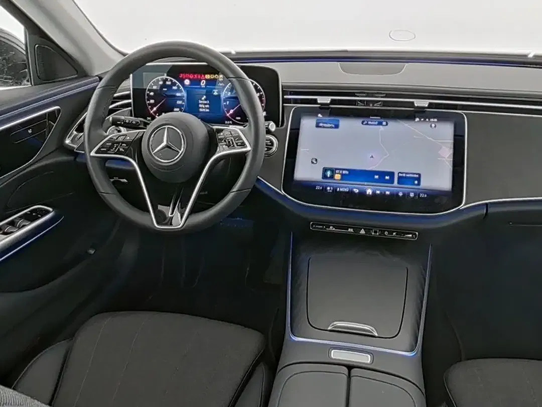 Mercedes-Benz E 200 - Thumbnail 5